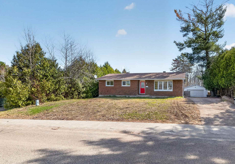 10-algonquin-street-petawawa-ontario-x13041046
