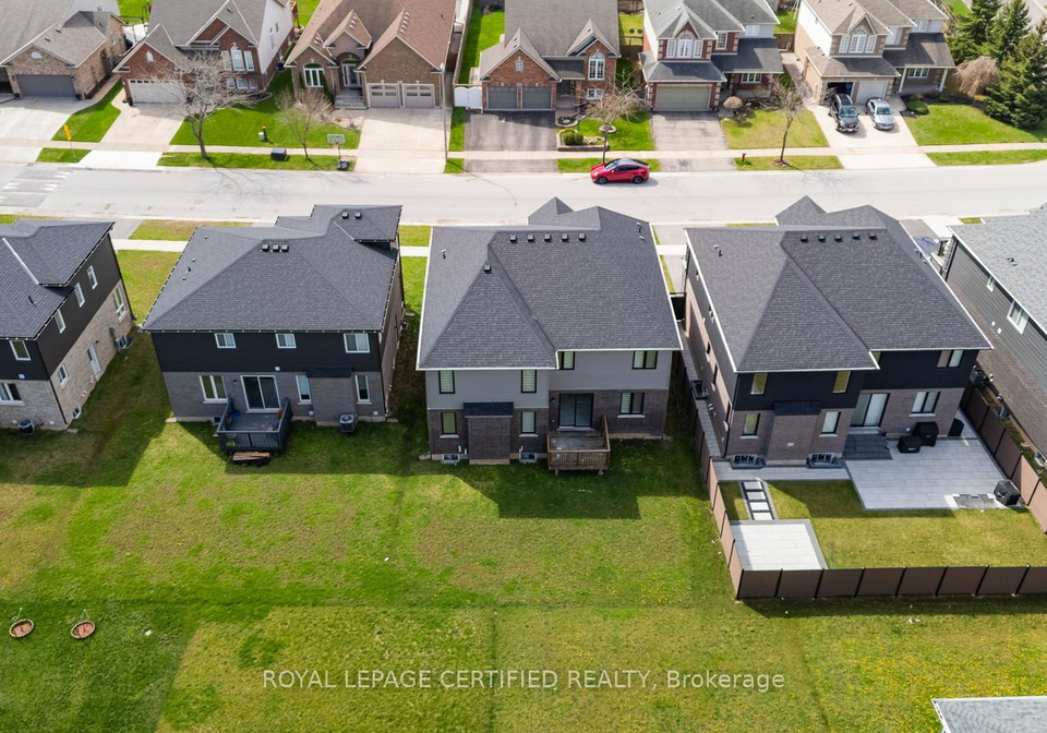 8077-brookside-drive-niagara-falls-ontario-x13041306