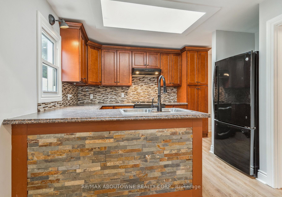 93-east-31st-street-e-hamilton-ontario-x13041358