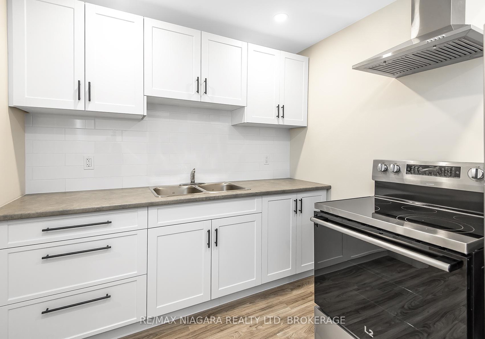 264-west-street-port-colborne-ontario-x13041894