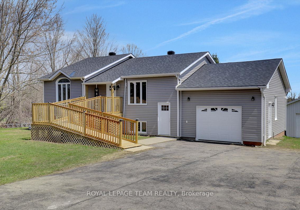 8055-county-rd-44-road-edwardsburghcardinal-ontario-x13042034