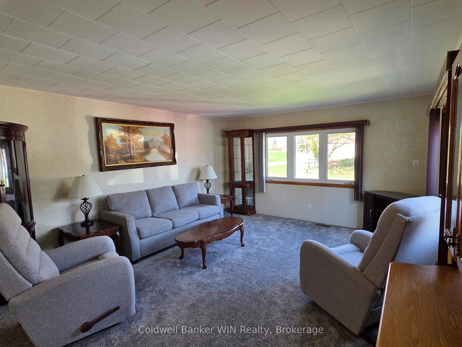 19-york-mews-minto-ontario-x13042056