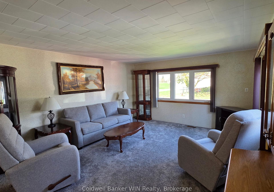 19-york-mews-minto-ontario-x13042056