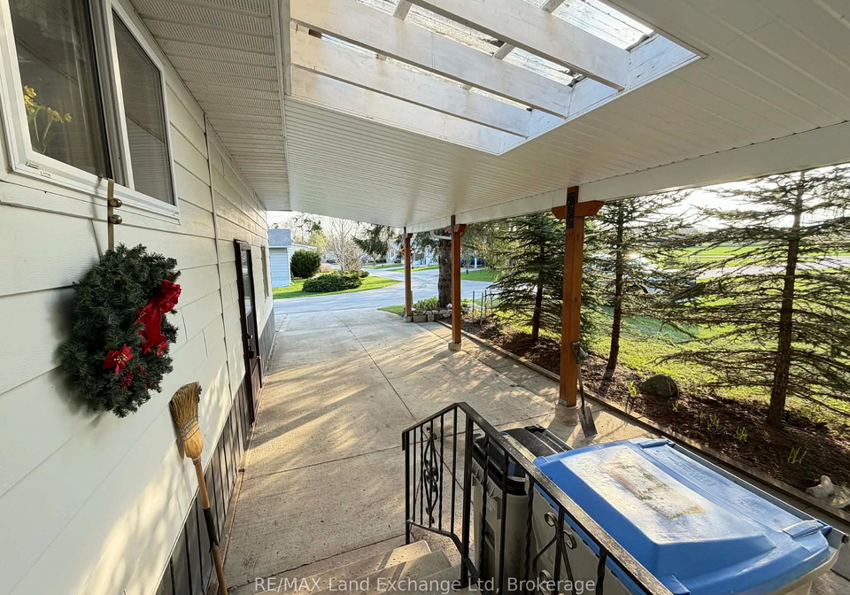 44-briarwood-crescent-north-huron-ontario-x13042108
