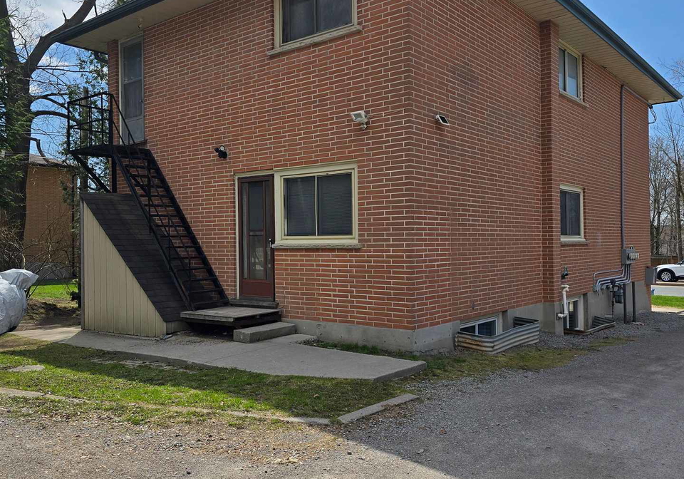 730-chemong-road-e-peterborough-ontario-x13042368