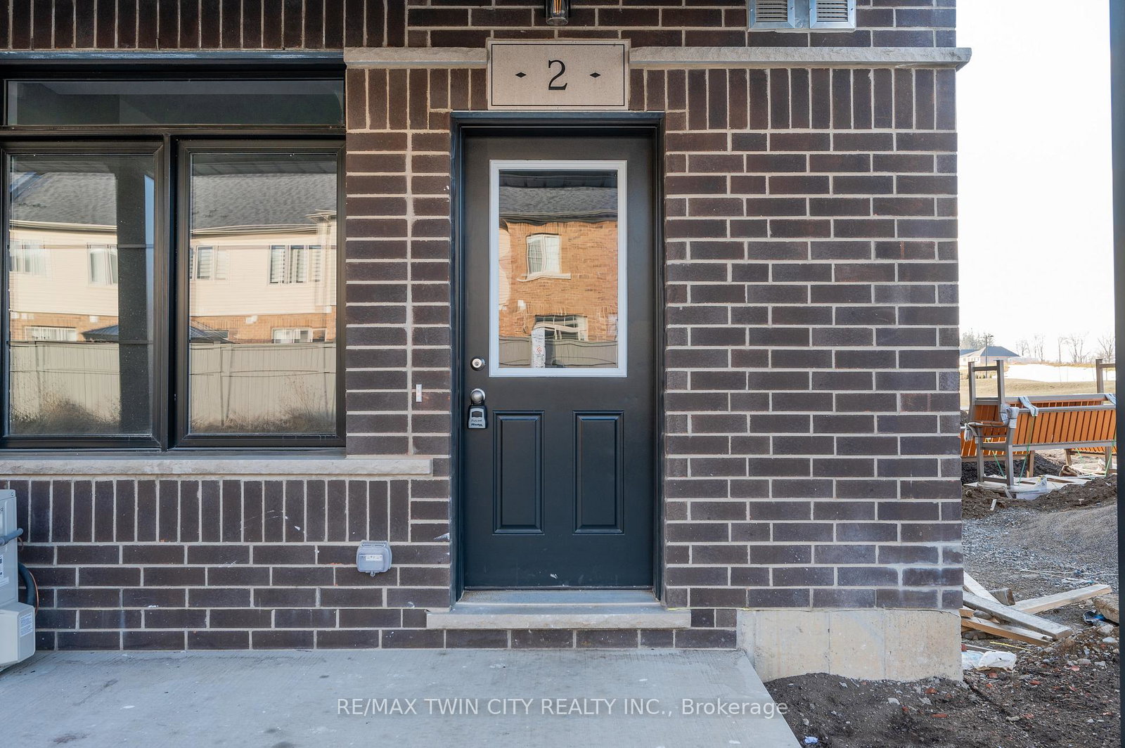 2-oat-lane-kitchener-ontario-x13042424