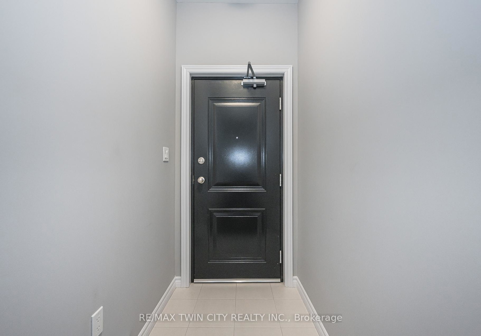 8-oat-lane-kitchener-ontario-x13042500