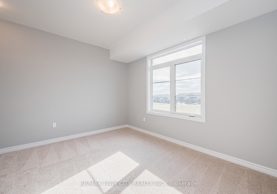 8-oat-lane-kitchener-ontario-x13042500