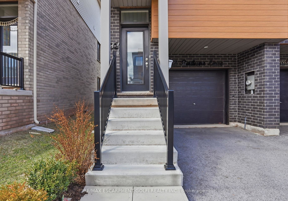 32-radison-lane-hamilton-ontario-x13042522