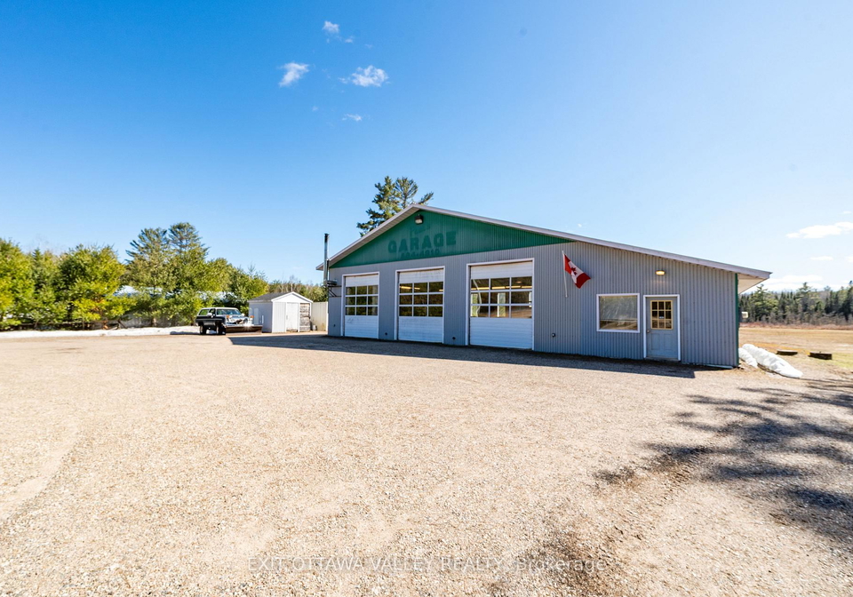 35707-highway-17-highway-laurentian-hills-ontario-x13042532