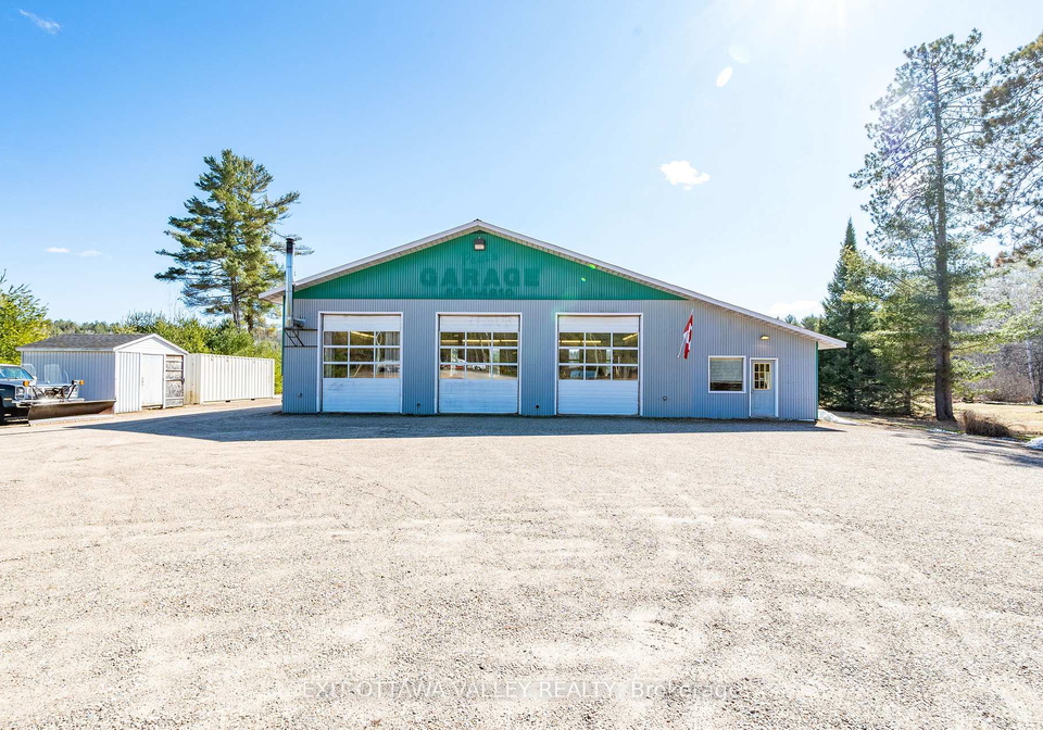 35707-highway-17-highway-laurentian-hills-ontario-x13042532