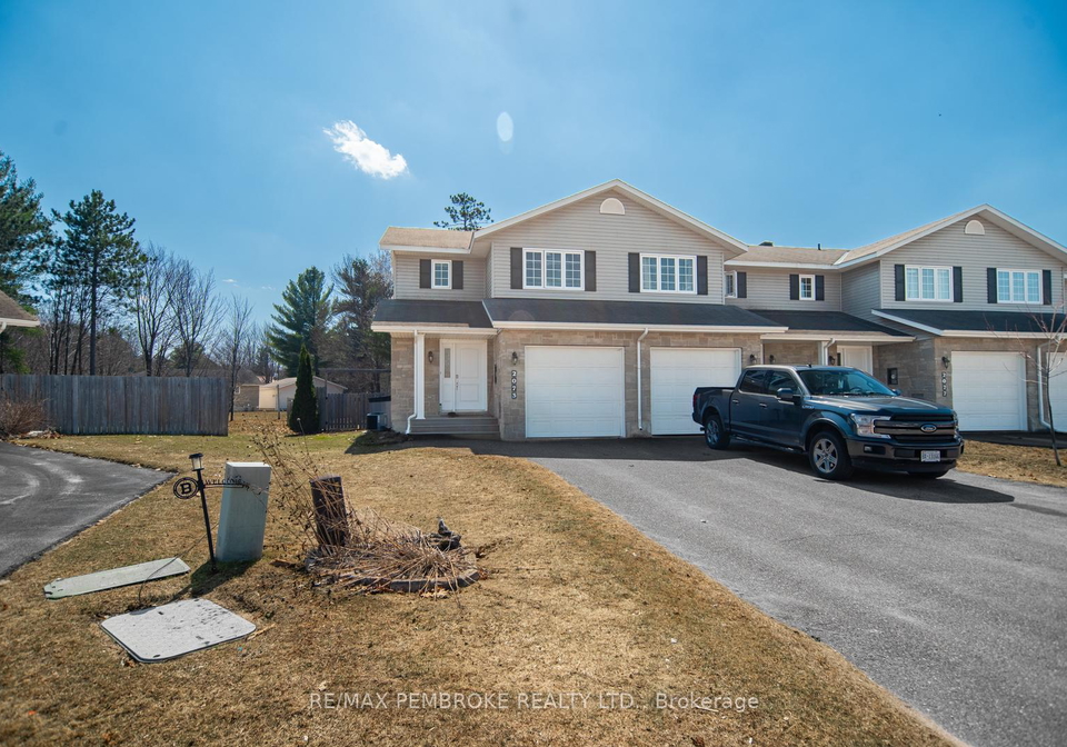 2073-sandstone-crescent-petawawa-ontario-x13042728