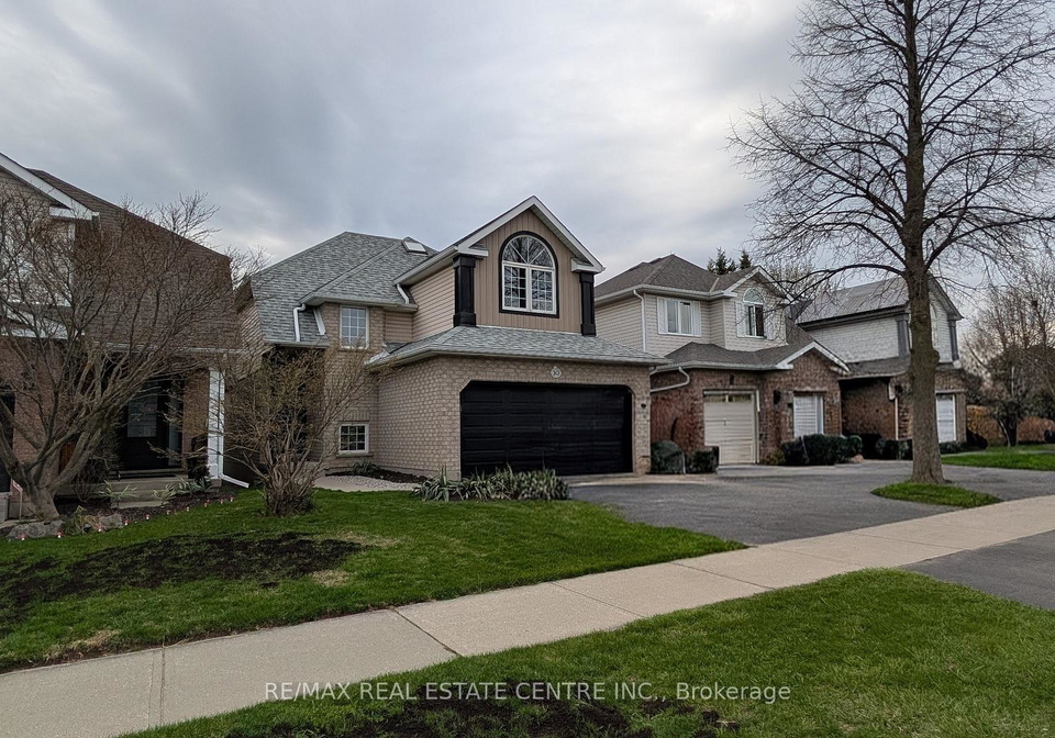 10-periwinkle-way-guelph-ontario-x13042982