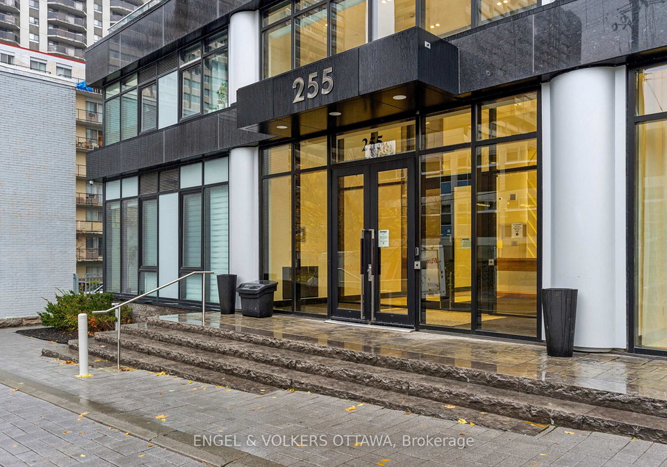 255-bay-street-ottawa-ontario-x13043336