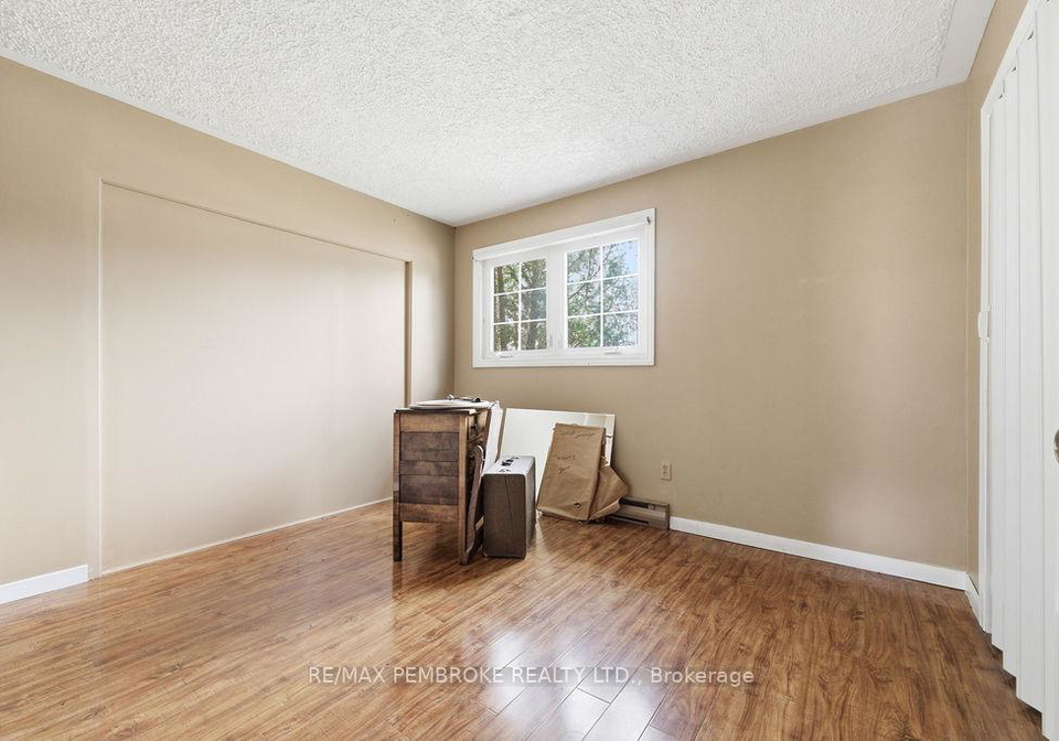 1738-b-line-road-sw-laurentian-valley-ontario-x13044328