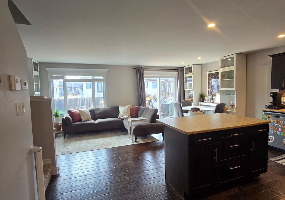 44-winston-avenue-petawawa-ontario-x13045348