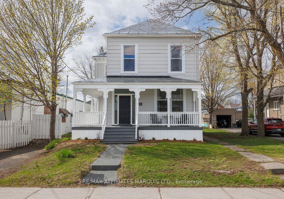 11-elgin-street-e-north-glengarry-ontario-x13045616