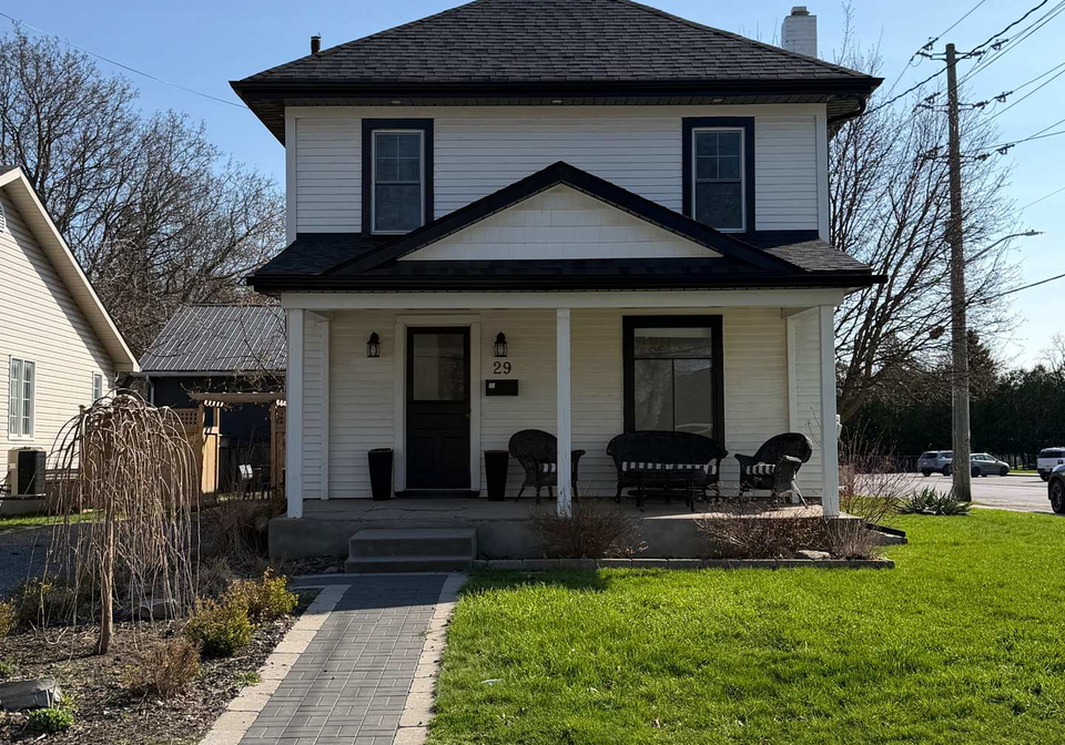 29-johnson-street-prince-edward-county-ontario-x13045882