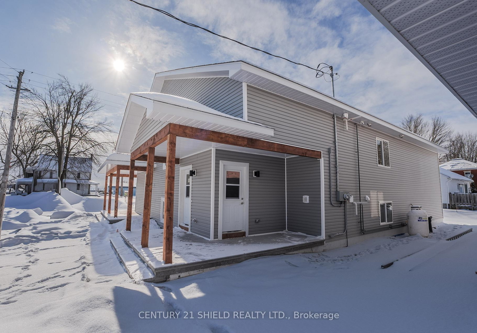 24-george-street-north-stormont-ontario-x13046258