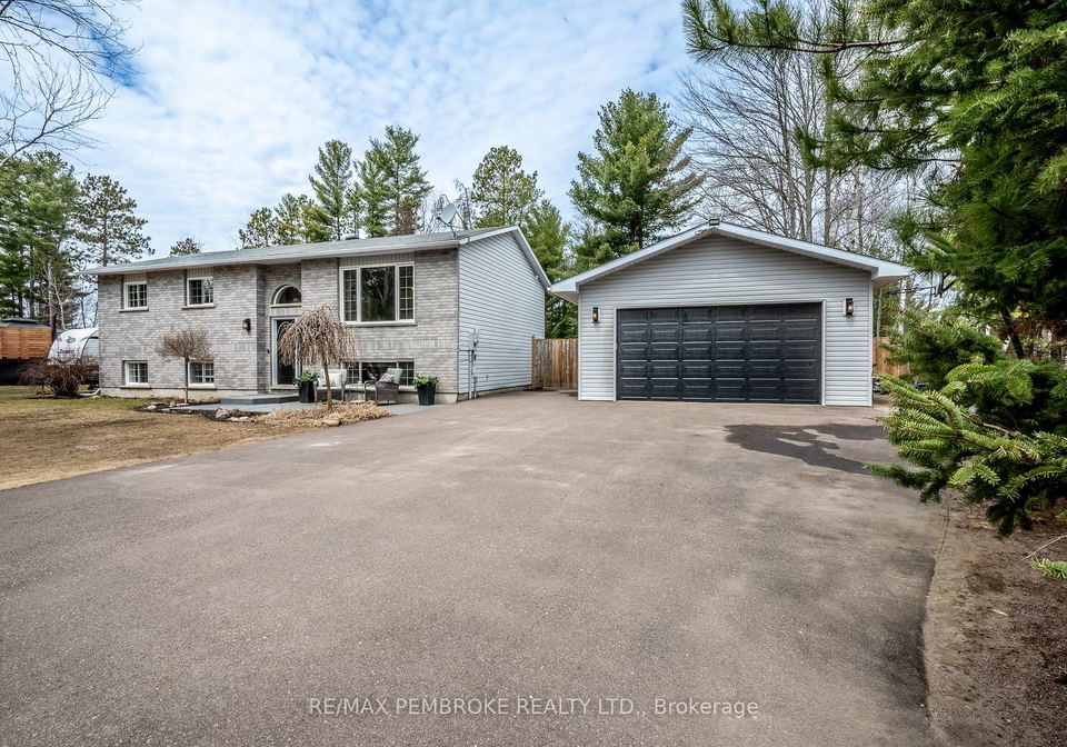 18-cardinal-crescent-petawawa-ontario-x13046492