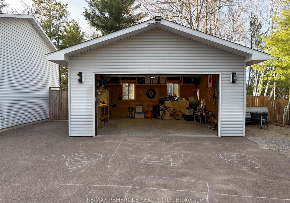 18-cardinal-crescent-petawawa-ontario-x13046492