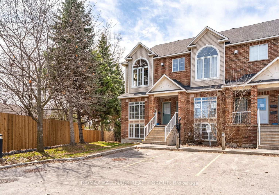 142-gatestone-private-ottawa-ontario-x13046652