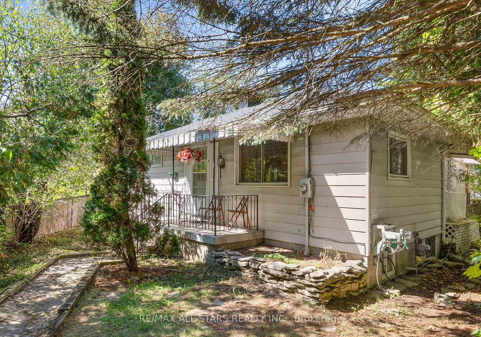 242-francis-street-e-kawartha-lakes-ontario-x13046848