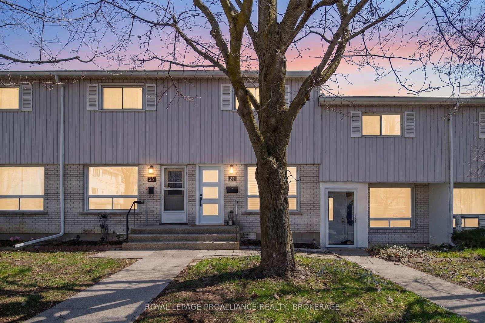 4427-bath-road-loyalist-ontario-x13047476