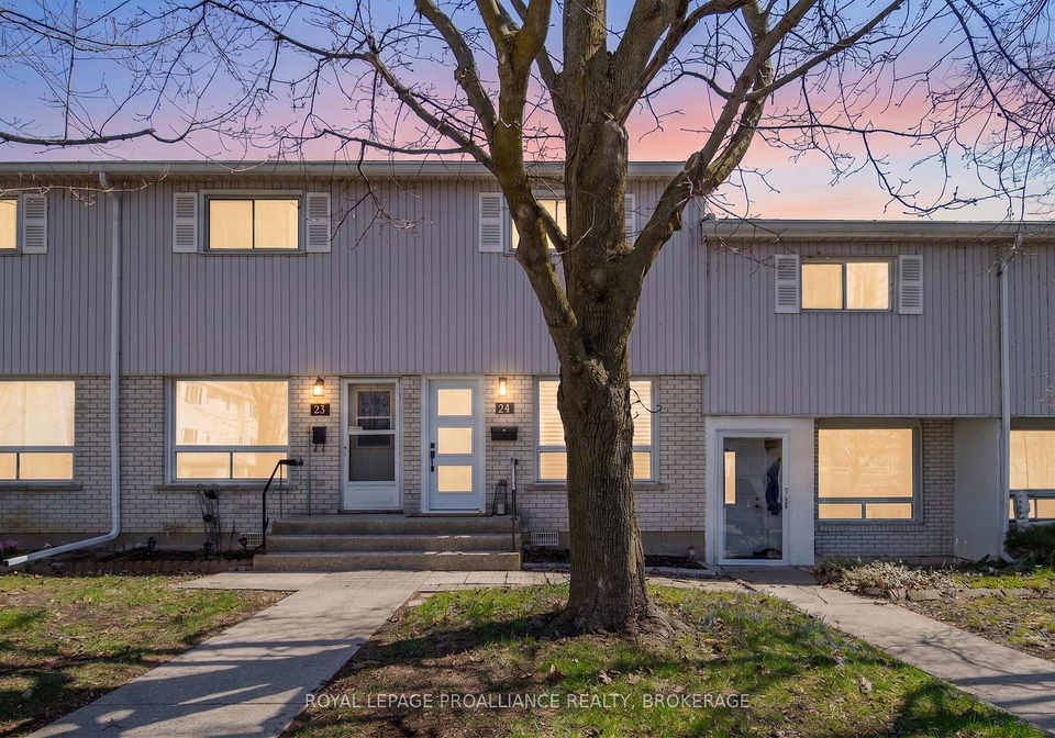 4427-bath-road-loyalist-ontario-x13047476