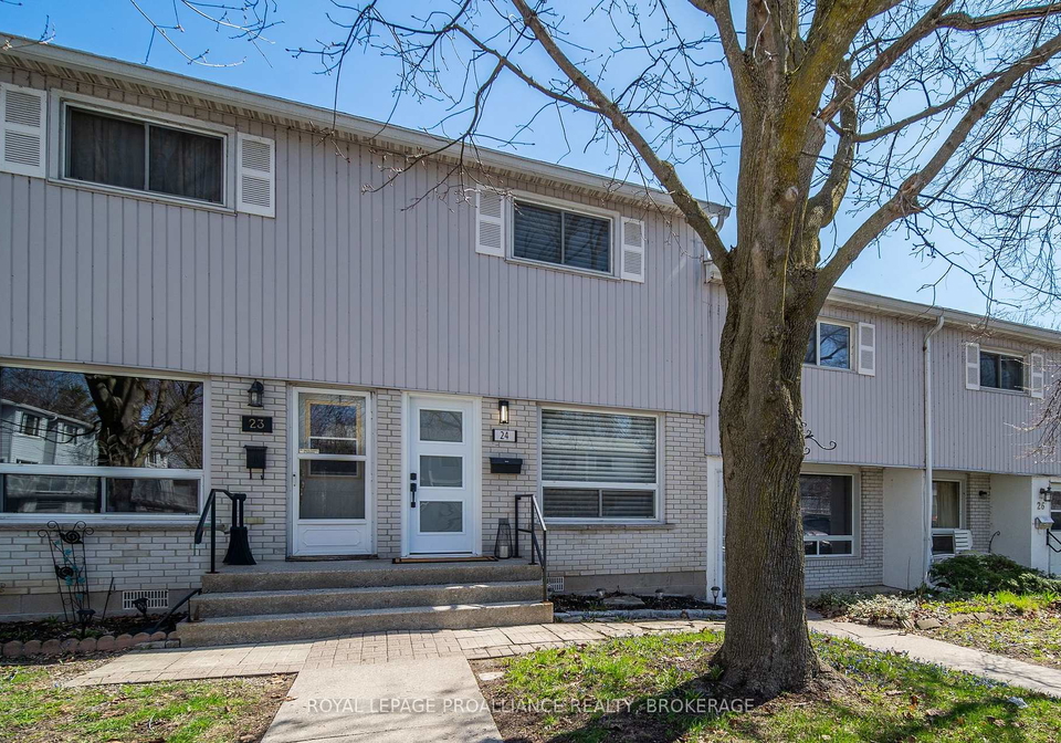 4427-bath-road-loyalist-ontario-x13047476