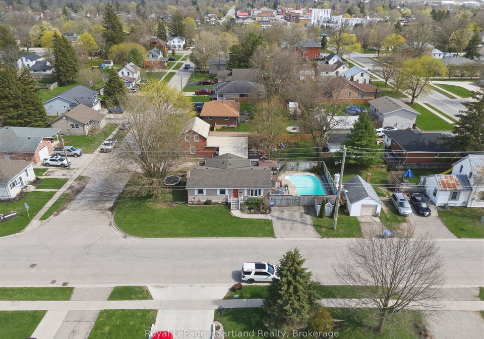 52-marlborough-street-west-perth-ontario-x13047708
