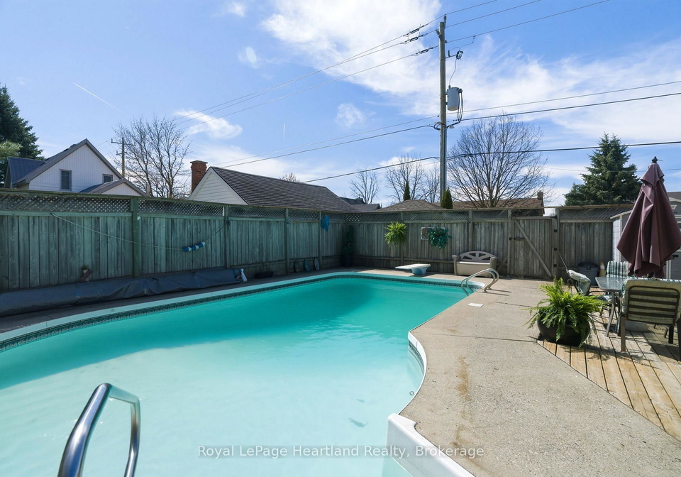 52-marlborough-street-west-perth-ontario-x13047708