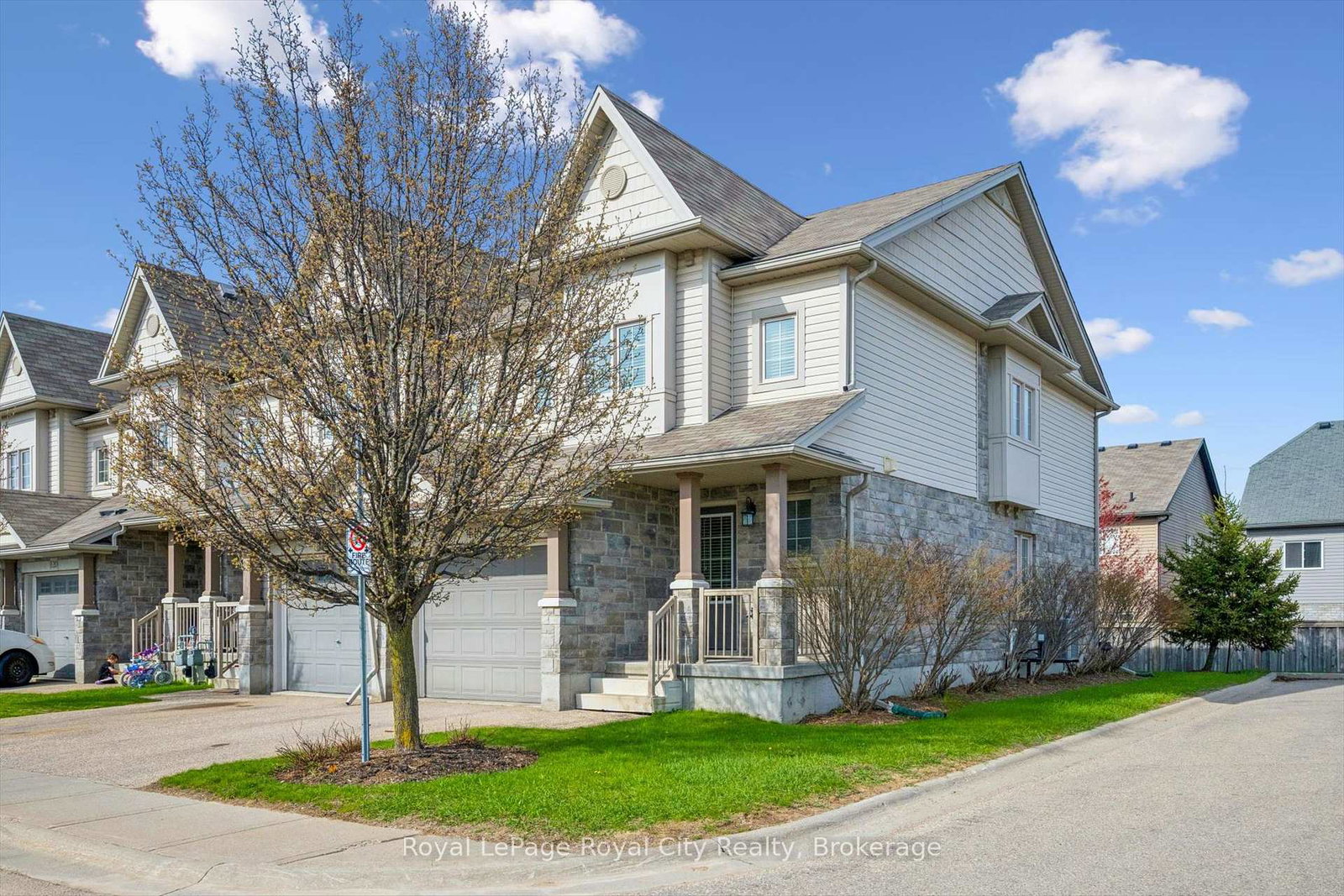6-upper-mercer-street-kitchener-ontario-x13048160