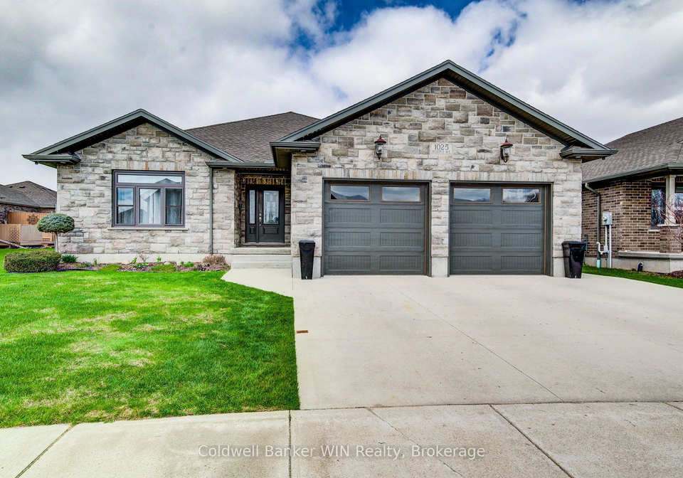 1025-reserve-avenue-s-north-perth-ontario-x13048192