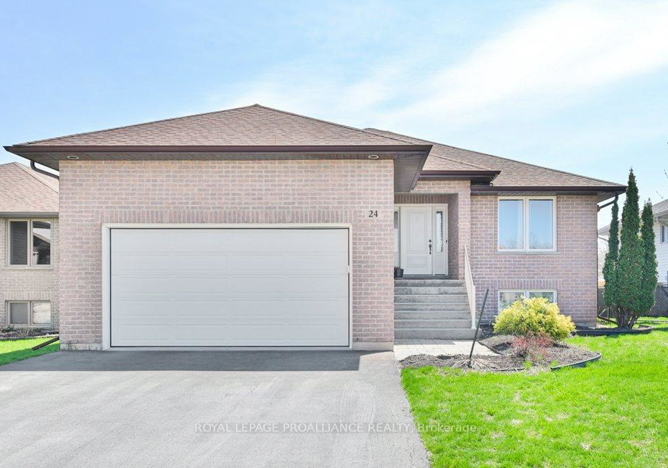 24-freedom-crescent-quinte-west-ontario-x13048950