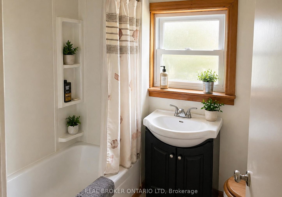 163-simpson-street-southwest-middlesex-ontario-x13049294