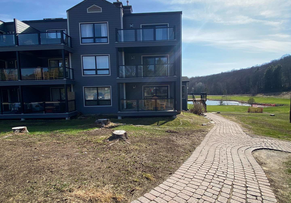 1235-deerhurst-drive-huntsville-ontario-x13050098