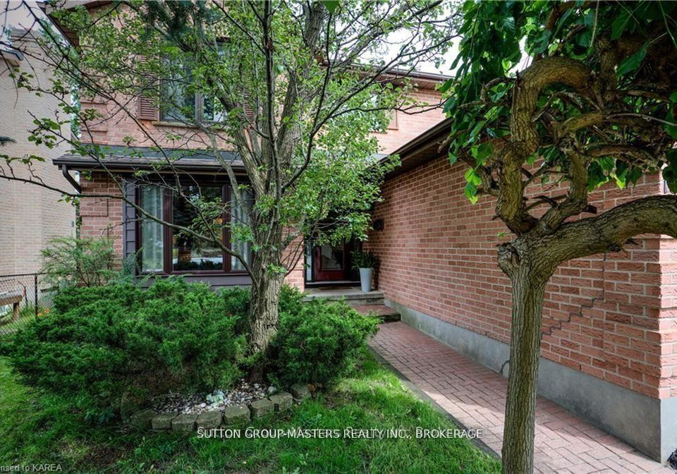 1058-pembridge-crescent-kingston-ontario-x13050100