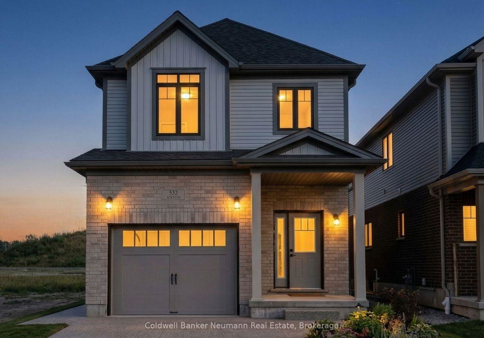 12-cadence-common-cambridge-ontario-x13051196