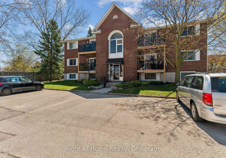 565-greenfield-avenue-kitchener-ontario-x13051336