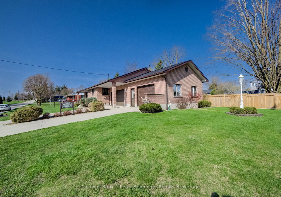 4-park-st-street-w-minto-ontario-x13051384