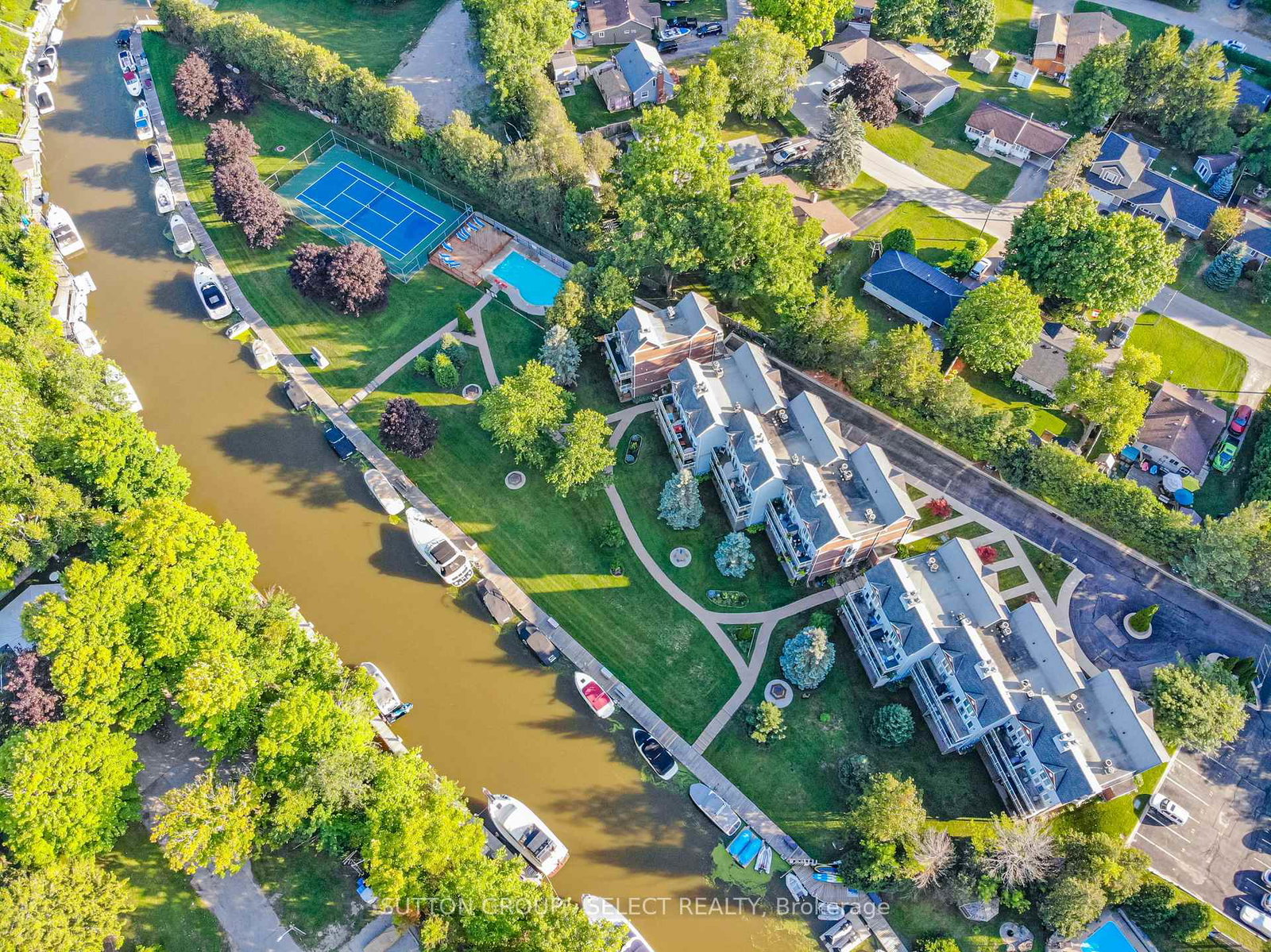 48-ontario-street-s-lambton-shores-ontario-x13051832