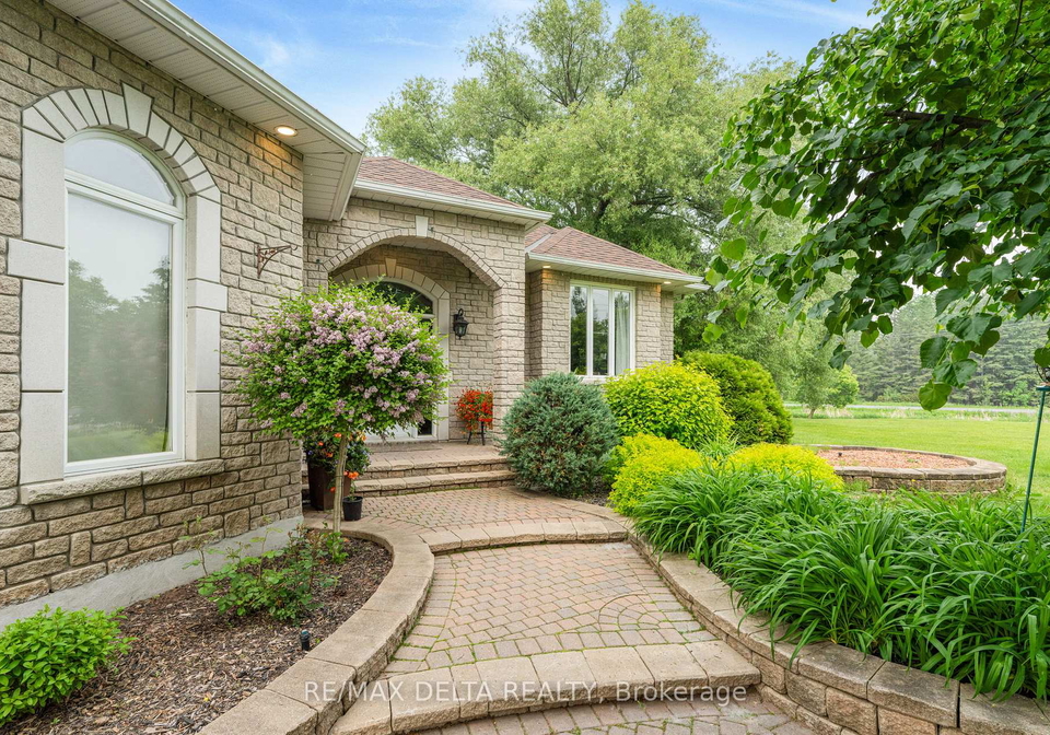 1819-baseline-road-clarence-rockland-ontario-x13052318
