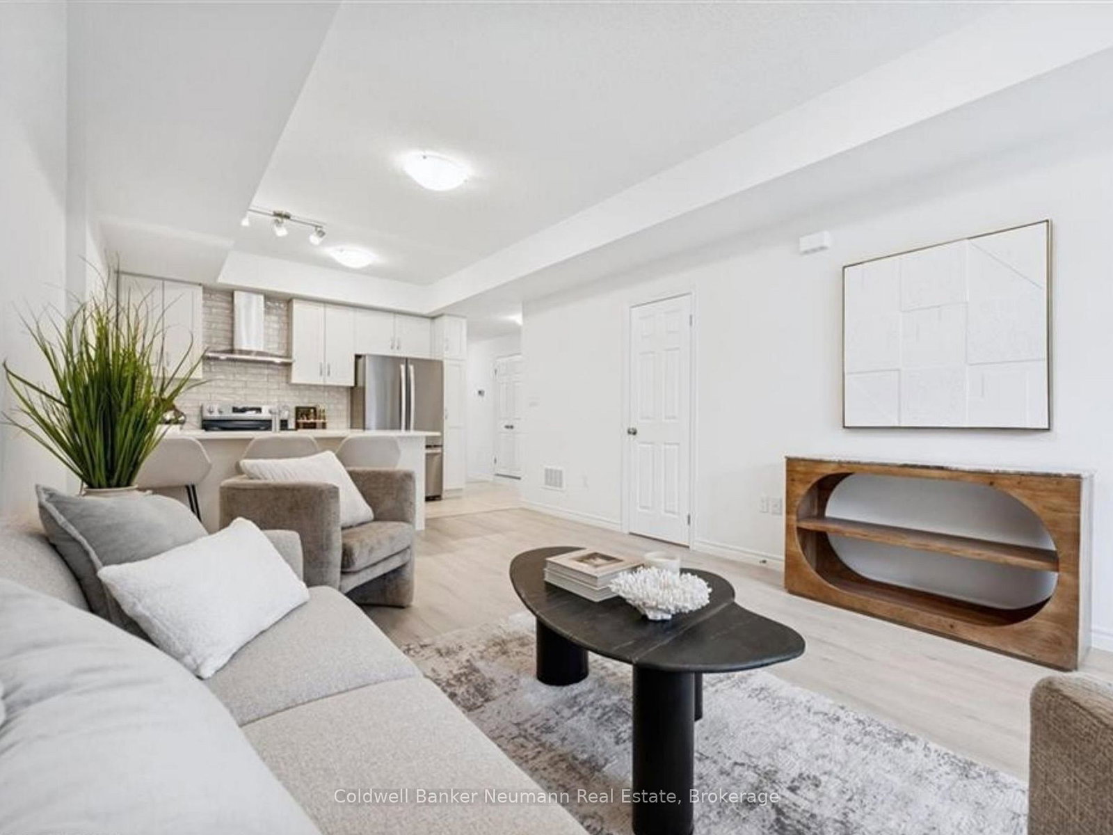 6-53-allegro-common-cambridge-ontario-x13052640