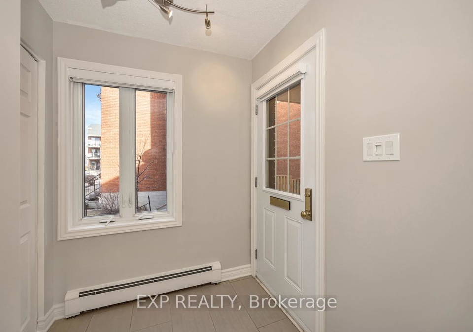 45-crispin-private-n-ottawa-ontario-x13052884
