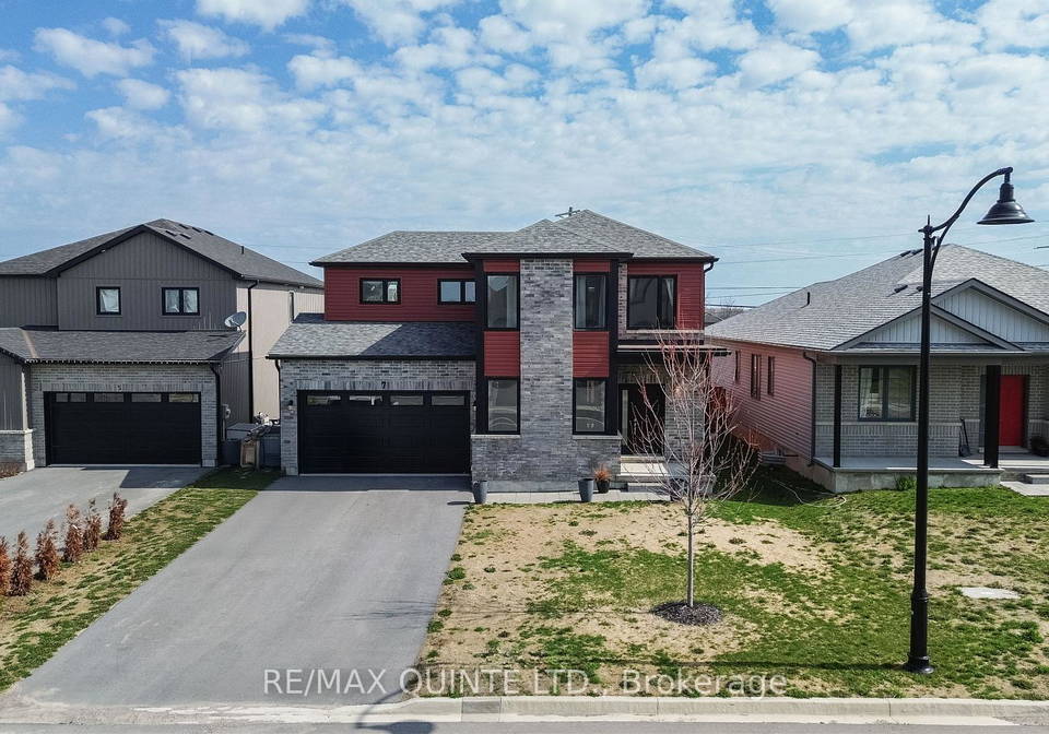 7-allen-street-prince-edward-county-ontario-x13052914
