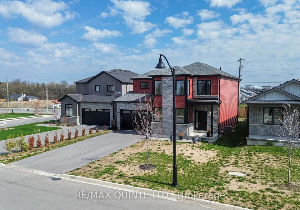 7-allen-street-prince-edward-county-ontario-x13052914