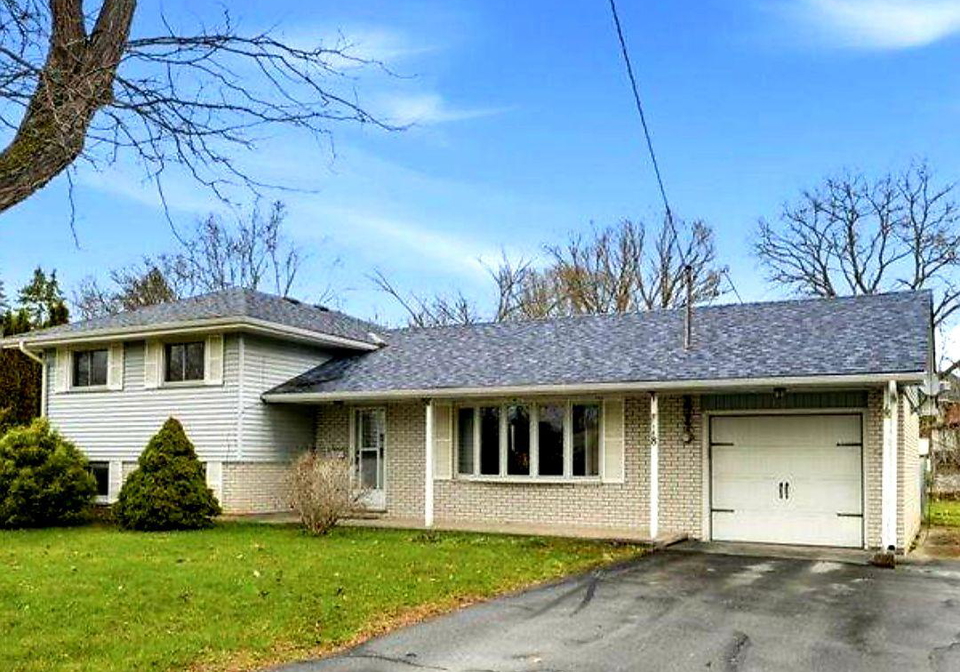 8-fenwood-crescent-prince-edward-county-ontario-x13053096