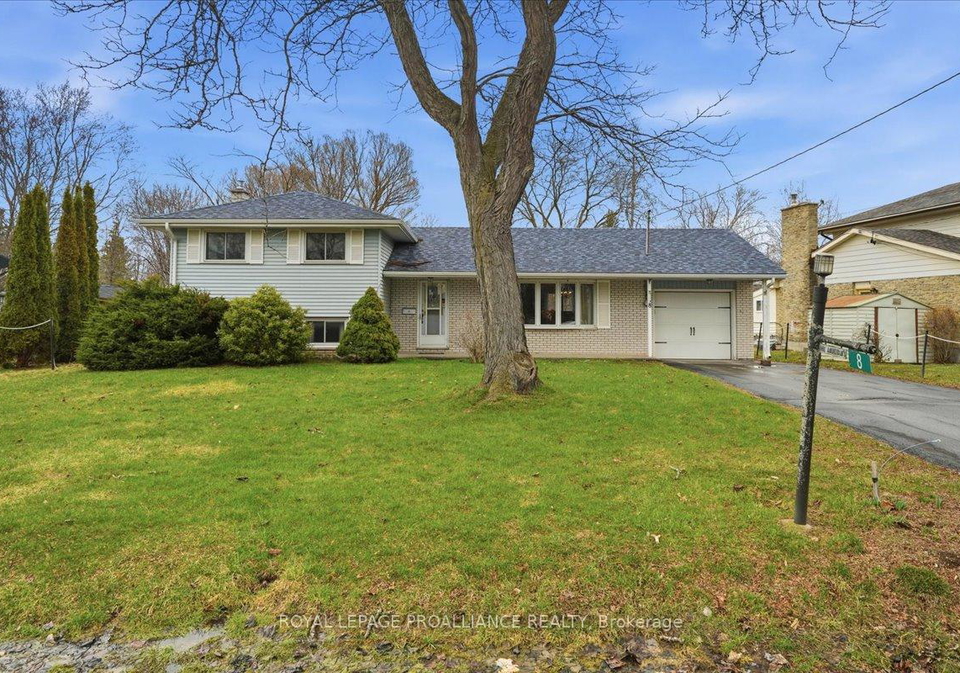 8-fenwood-crescent-prince-edward-county-ontario-x13053096