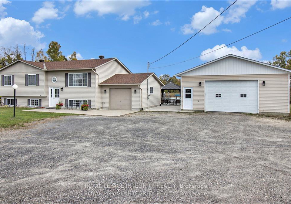 699-ferguson-falls-road-lanark-highlands-ontario-x13053150